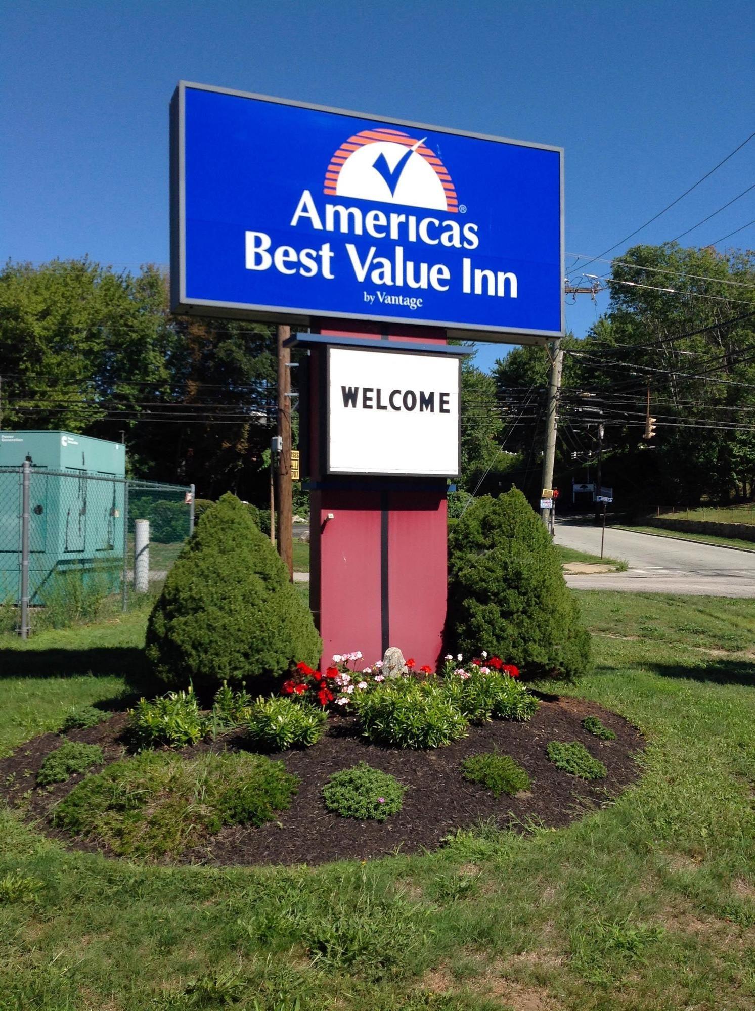 Americas Best Value Inn New London Mystic Bagian luar foto