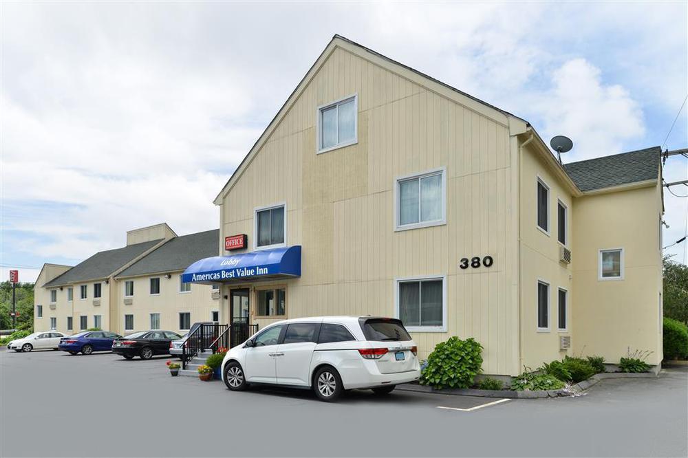 Americas Best Value Inn New London Mystic Bagian luar foto