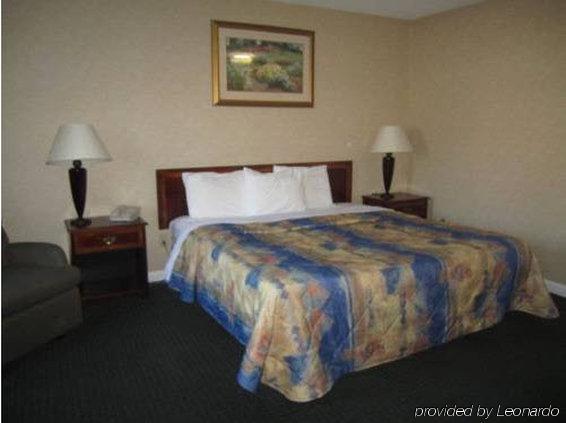 Americas Best Value Inn New London Mystic Bagian luar foto